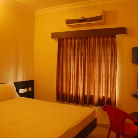 Hotel Namaskar Кумбаконам Экстерьер фото