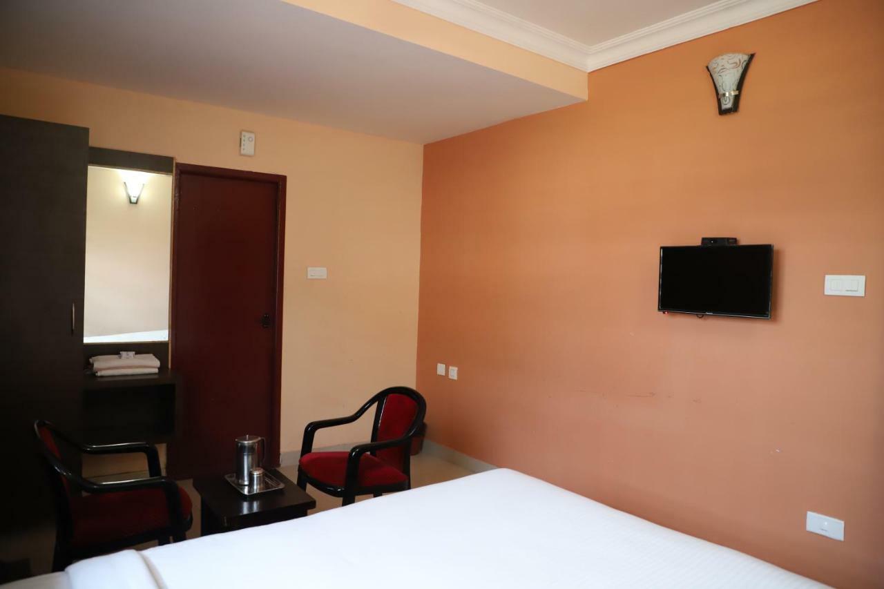 Hotel Namaskar Кумбаконам Экстерьер фото